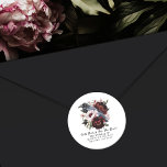 Pegatina Redonda Acuarela gótica Raven Boda floral<br><div class="desc">Celebre su día especial con este diseño de Boda floral de color agua gótica. Este diseño presenta un ilustracion acuático de un cuervo encaramado en un ramo.</div>