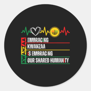 Pegatina Redonda Adoptar Kwanzaa es nuestra humanidad compartida af