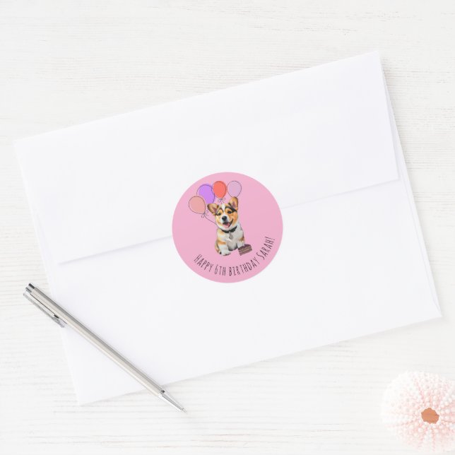 Pegatina Redonda Adorable Corgi Rosa Cumpleaños Personalizable (Sobre)