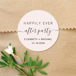 Pegatina Redonda Afortunadamente Después De La Recepción De La Boda