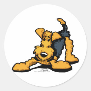 Pegatina Redonda Airedale Terrier en juego