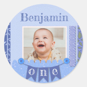Pegatina Redonda Álbum de recuerdos azul para el primer cumpleaños 