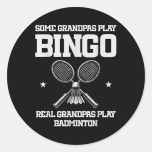 Pegatina Redonda Algunos abuelos juegan bingo Los abuelos de verdad