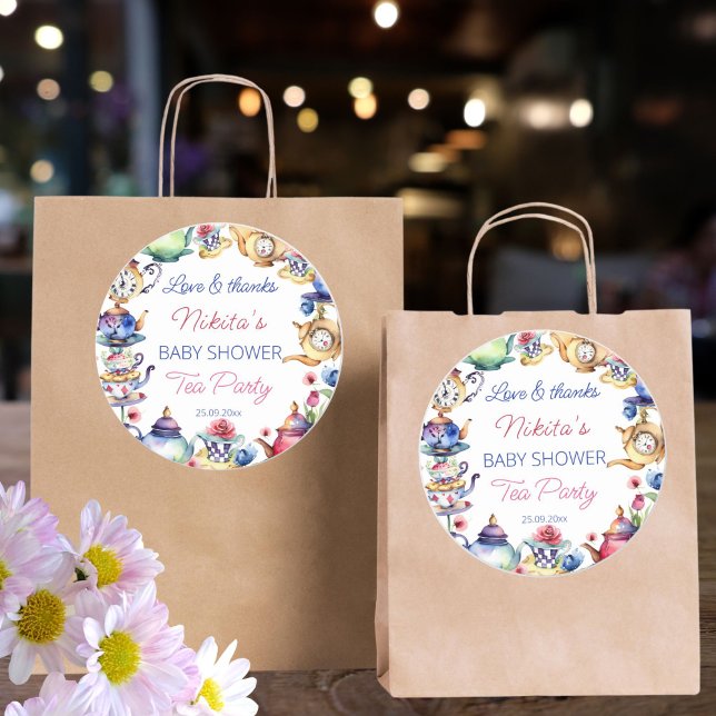 Pegatina Redonda Alicia en la fiesta del té de bebé de maravilla (Alice in wonderland baby shower tea party thank you favor sticker tea party favor stickers )