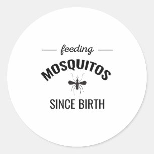 Pegatina Redonda Alimentar a los mosquitos desde el nacimiento de d
