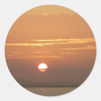 Pegatina Redonda Amanecer sobre Aruba I Mar Caribe