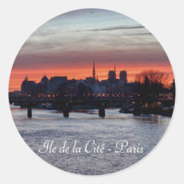 Pegatina Redonda Amanecer sobre Ile de la Cite y Notre Dame - París