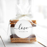 Pegatina Redonda Amar la caligrafía moderna Boda Favor de la Ruina<br><div class="desc">Pegatina Favor Amor con caligrafía moderna para la Bolsa de Bienvenida Boda. El diseño presenta un diseño de texto de script de estilo moderno. Para realizar cambios avanzados,  seleccione la opción "Hacer clic para más personalizares" en Personalizar esta plantilla.</div>