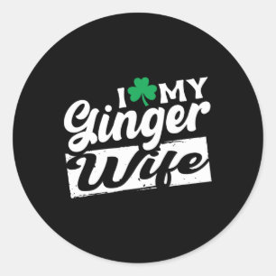 Pegatina Redonda Amo a mi esposa pelirroja trébol de San Patricio
