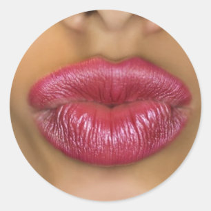 Pegatina Redonda Amortiguando los labios rojos
