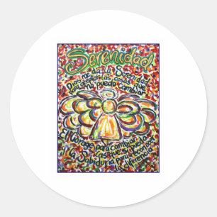 Pegatina Redonda Ángel de oración de la serenidad (texto en español