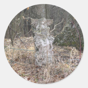 Pegatina Redonda Ángel en los bosques