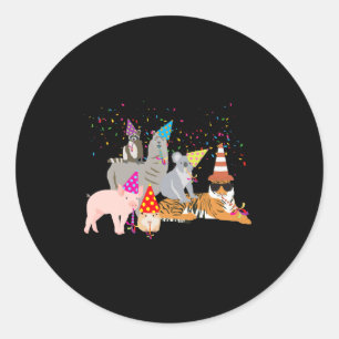 Pegatina Redonda Animales de fiesta Animales lindos teniendo una fi
