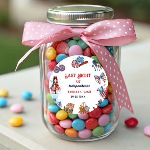 Pegatina Redonda Anoche de la independencia 4 de la soltera