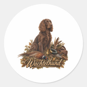 Pegatina Redonda Arte de caza con Wachtelhund, Spaniel alemán