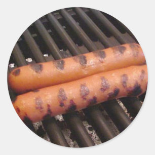 Pegatina Redonda Asado a la parilla de dos perritos calientes