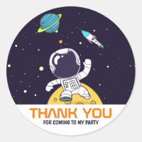 Astronauta flotando en el espacio ultraterrestre g