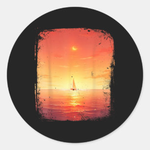Pegatina Redonda Atardecer Oceánico Barco de Vela Playa y puesta de
