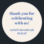 Pegatina Redonda Audaz Personalizado de Marfil Azul Cute Bat Mitzva<br><div class="desc">Tipografía audaz Personalizado marfil azul Cute Bat Mitzvah Gracias Pegatina redondo clásico</div>