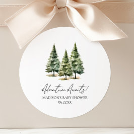 Pegatina Redonda ¡Aventura espera! Baby Shower de Winter Pine Trees
