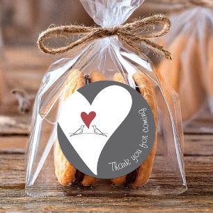 Pegatina Redonda Aves de amor modernas y simples y corazón rojo gra