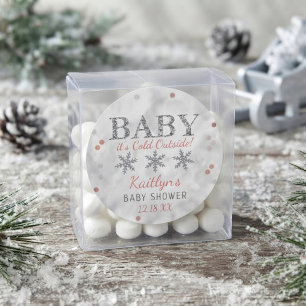 Pegatina Redonda Baby hace frío afuera Chicas Baby Shower de invier