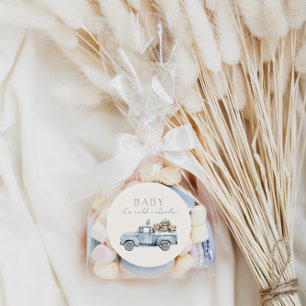 Pegatina Redonda Baby It's Cold fuera de Winter Woodland Baby Showe