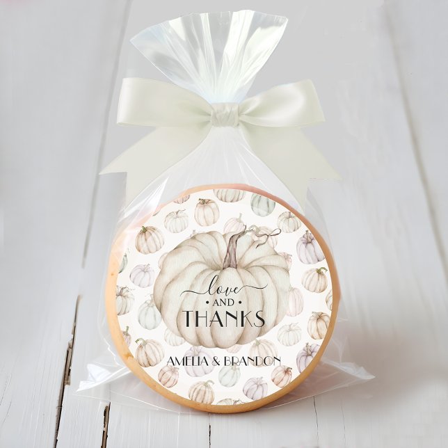 Pegatina Redonda Baby Shower de calabaza blanca Gracias (Love and Thanks white pumpkin baby shower thank you stickers)
