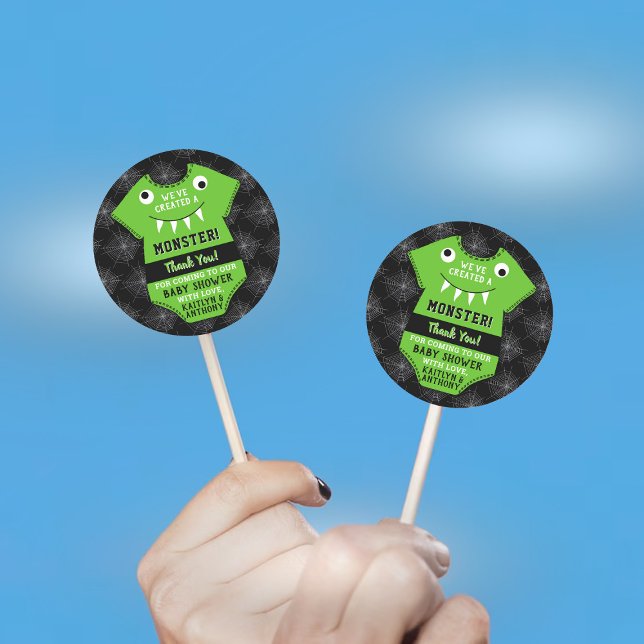 Pegatina Redonda Baby Shower de Halloween "Hemos creado un monstruo (Subido por el creador)