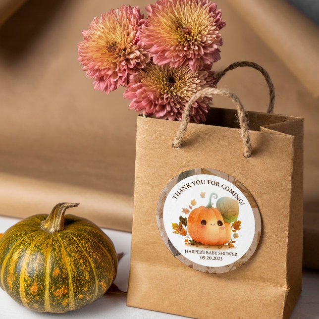 Pegatina Redonda Baby Shower de la caída de la calabaza dulce (Get ready to "squash" the ordinary and embrace the extraordinary with our Fall Baby Shower theme! )
