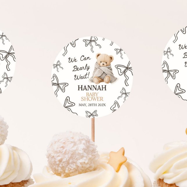 Pegatina Redonda Baby Shower del Oso Teddy Caprichoso  (Subido por el creador)