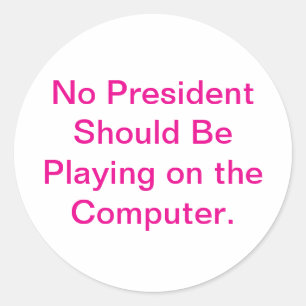 Pegatina Redonda Baby Trump Juega en la Computadora Hankamer Artjun