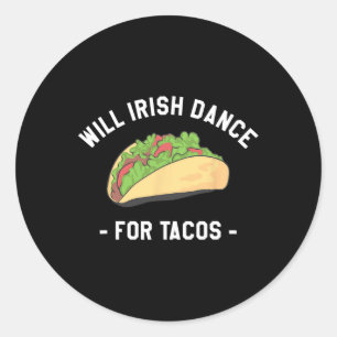 Pegatina Redonda Baila irlandesa por el Día de los Tacos St. Patric