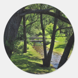 Pegatina Redonda Bajo un toldo de guijarros