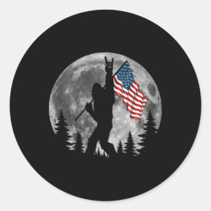 Pegatina Redonda Bandera Americana De Pie Grande Sasquatch Patrióti