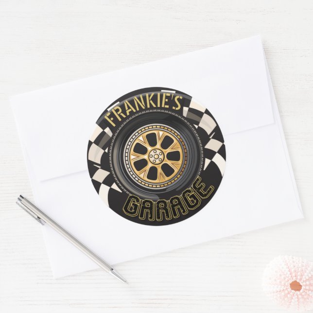 Pegatina Redonda Bandera de Carreras personalizado Calor Masculino  (Sobre)