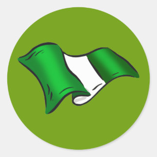 Pegatina Redonda Bandera nigeriana ondeada para los admiradores de 