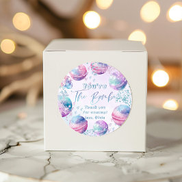 Pegatina Redonda Baño bomba haciendo fiesta de cumpleaños gracias