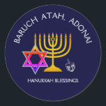 Pegatina Redonda BARUCH ATAH ADONAI | Hanukkah Blessings<br><div class="desc">Pegatinas HANUKKAH modernos y elegantes. El diseño muestra un MENORAH de color dorado con ESTRELLA multicolor DE DAVID y DREIDEL gris plateado. En la parte superior hay un texto curvo que dice BARUCH ATAH, ADONAI (Bendito eres tú, Dios) y debajo del texto se lee HANUKKAH BENDICGS. TODO TEXTO ES PERSONALIZABLE,...</div>