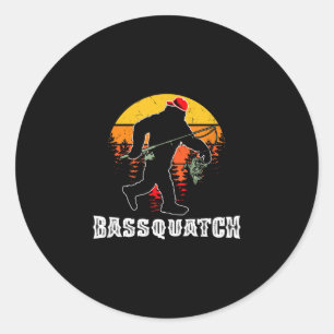 Pegatina Redonda Bassquatch divertido pesca de lubina lago pesca co