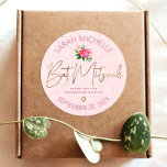Pegatina Redonda Bat Mitzvah Floral color de agua rosado dorado<br><div class="desc">Estar orgulloso, regocijarse y celebrar este hito de su Bat Mitzvah favorito cada vez que use este sofisticado y personalizado pegatina! Una moda, una impresionante acuarela floral rosa caliente, una tipografía de Relieve metalizado dorado falsa y la estrella de David, así como modernos rosas polvorientos sans serif superponen un suave...</div>