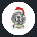 Pegatina Redonda Beagle Santa Christmas Tree Enfoca la Navidad Boys<br><div class="desc">Beagle Santa Christmas Tree enciende Navidad Boys machos Perro Dogmas</div>