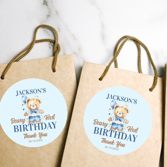 Pegatina Redonda Beary primer boys cumpleaños lindo teddy favor (Teddy bear beary first birthday blue favo thank you stickers cute watercolor teddy bear blue balloon)