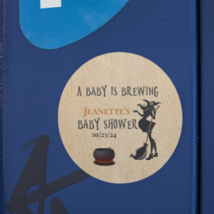 Pegatina Redonda Bebé de Baby Shower Halloween Breaking Witch