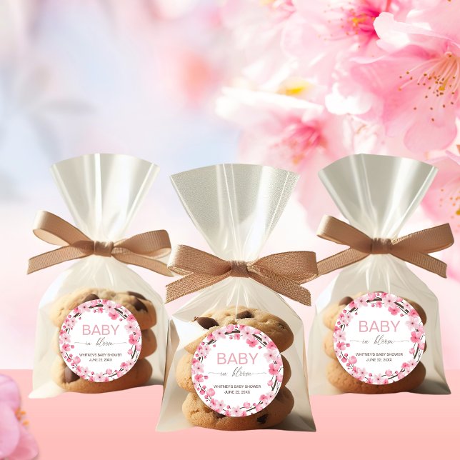 Pegatina Redonda Bebé en flor floreciente (Subido por el creador)