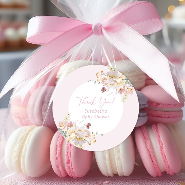 Pegatina Redonda Bebé en Rubor con un Baby Shower floral rosa (Subido por el creador)