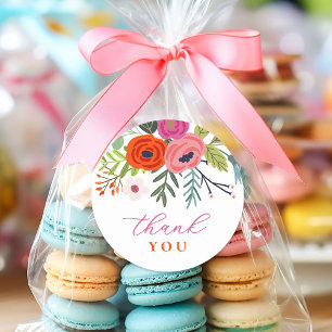 Pegatina Redonda Bebé en un Baby Shower floral brillante en flor