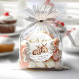 Pegatina Redonda Bebé, hace frío fuera del Baby Shower de los venad