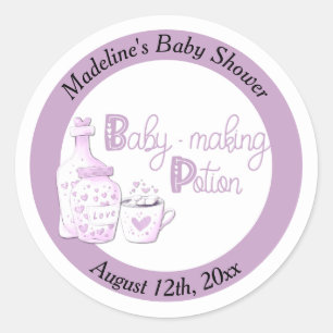 Pegatina Redonda Bebé Haciendo Poción Lilac Baby Shower Favor