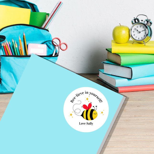 Pegatina Redonda Bee Motivational Sticker – Bee-lieve in Yourself  (Subido por el creador)